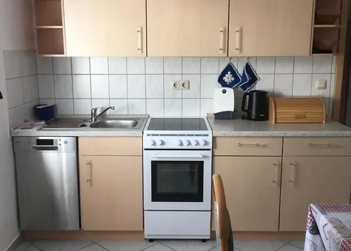 Claudia Landurlaub - Abc332